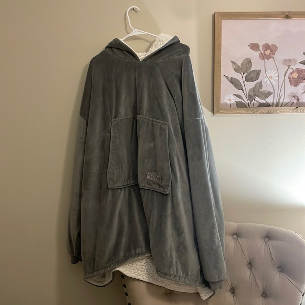 Comfy HUGE oversized hoodie!